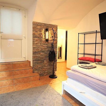 Fully Equipped Apartment Near Main Station Βίρτσμπουργκ Εξωτερικό φωτογραφία